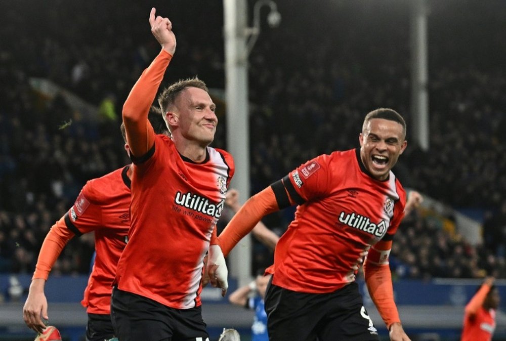 Dự đoán Luton vs Brighton, 2h45 ngày 31/1, Ngoại hạng Anh