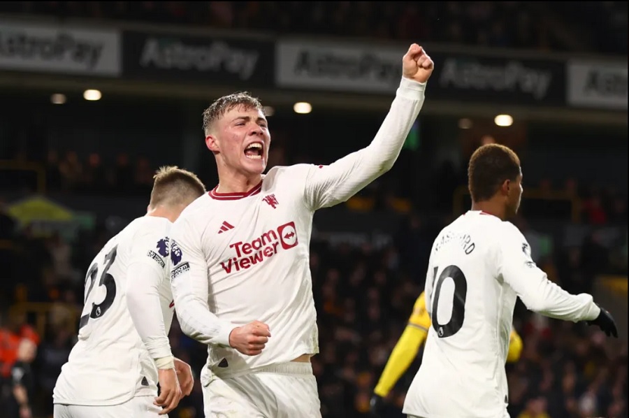 Hojlund phá kỷ lục lâu đời của Cristiano Ronaldo trong trận thắng Wolves