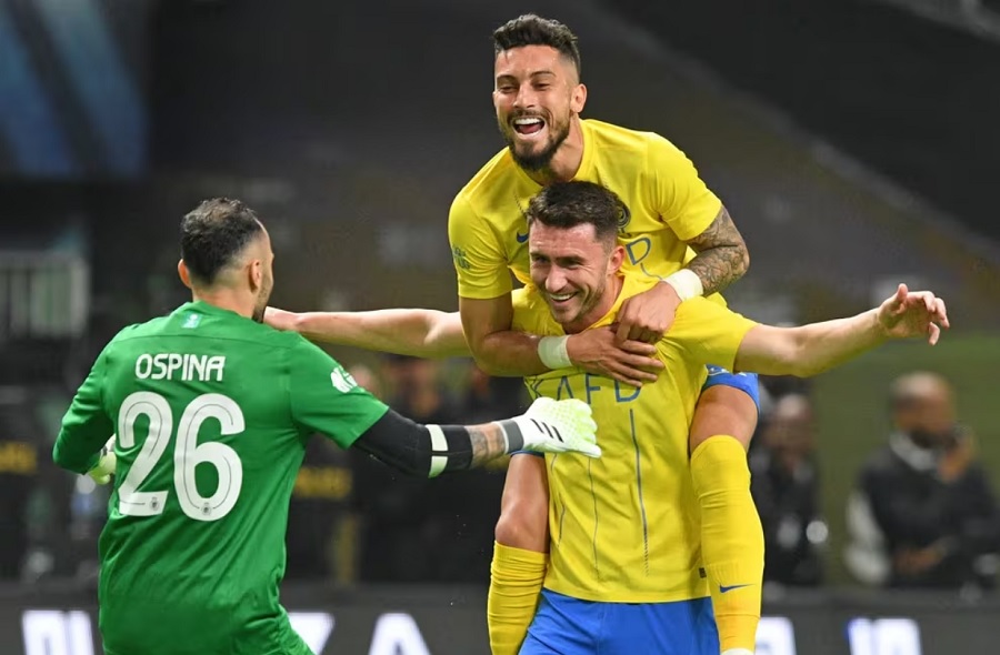 Laporte gây sốc với bàn thắng từ hơn 60 mét trong trận Al Nassr vs Inter Miami Laporte gây sốc với bàn thắng từ hơn 60 mét trong trận Al Nassr vs Inter Miami