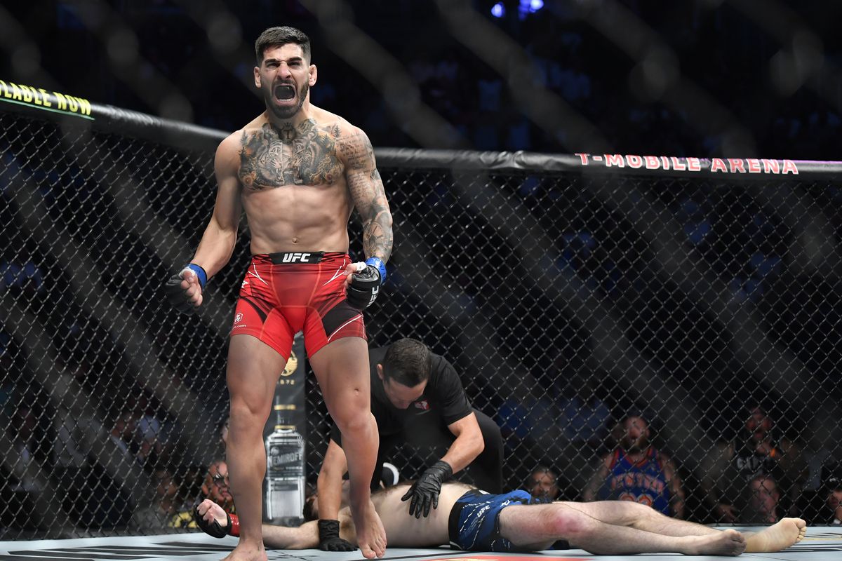 Ilia Topuria: "Volkanovski sẽ ngủ ngay hiệp 1, trừ một trường hợp""