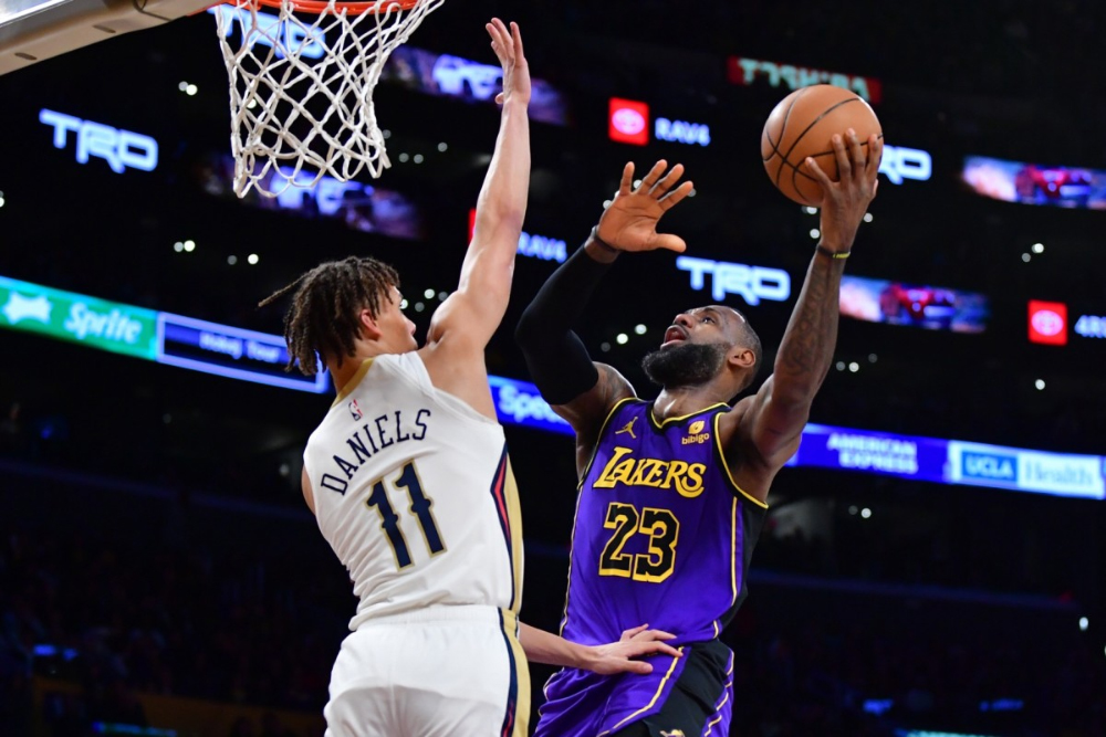 Sau kỳ chuyển nhượng im ắng, Los Angeles Lakers đại thắng với m&agrave;n tr&igrave;nh diễn tấn c&ocirc;ng lịch sử