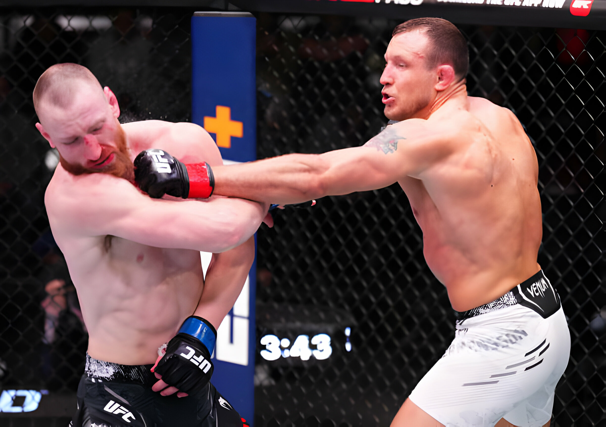 "Gã hề" Jack Hermansson bóc mẽ gà cưng mới của Dana White
