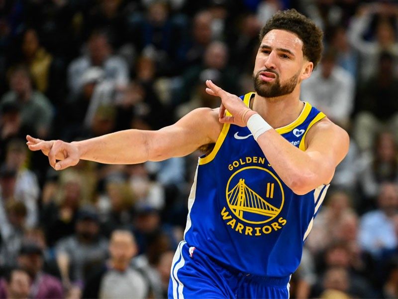 Bị đẩy lên dự bị, Klay Thompson ghi liền 35 điểm Bị đẩy lên dự bị, Klay Thompson ghi liền 35 điểm