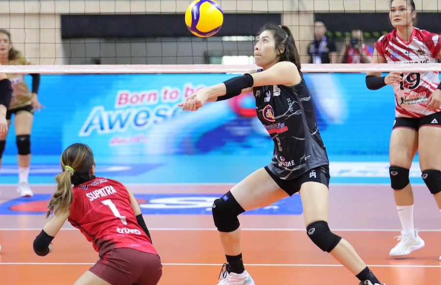 Lâm Oanh và Kiều Trinh chia tay giải bóng chuyền Thái Lan bằng chiến thắng hủy diệt