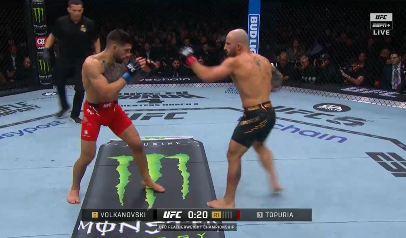 UFC 298: Ilia Topura lật đổ "Đại đế" Alexander Volkanovski, định mệnh tiếp diễn