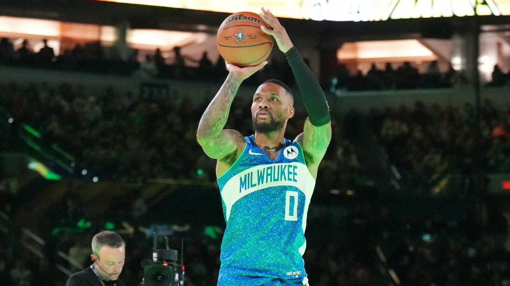 Bật chế độ “Dame Time" tại Indiana, Damian Lillard vô địch NBA 3-Point Contest năm thứ hai liên tiếp