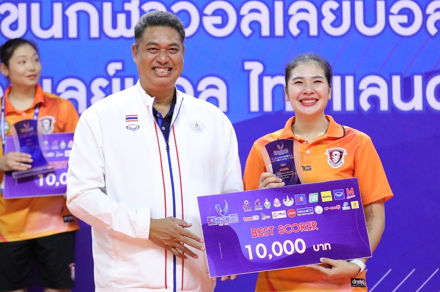 Lập cú hat-trick danh hiệu cá nhân, Sasipapron được nhiều CLB bóng chuyền Việt Nam mời gọi