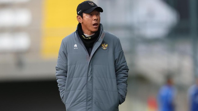 HLV Shin Tae Yong có động thái giống Troussier trước đại chiến Indonesia vs Việt Nam
