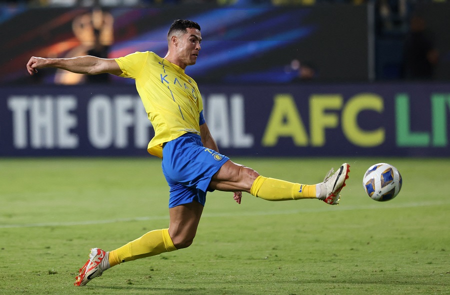 Trực tiếp Al Ain vs Al Nassr: Cơ hội của Ronaldo bị cứu thua kh&oacute; tin