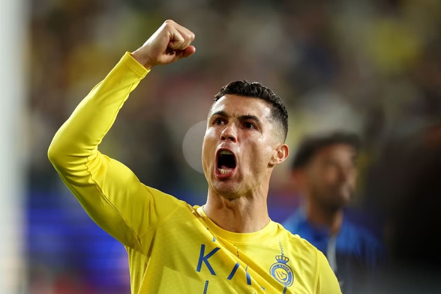 Trực tiếp Al Nassr vs Al Raed: Ronaldo sút phạt trúng xà ngang