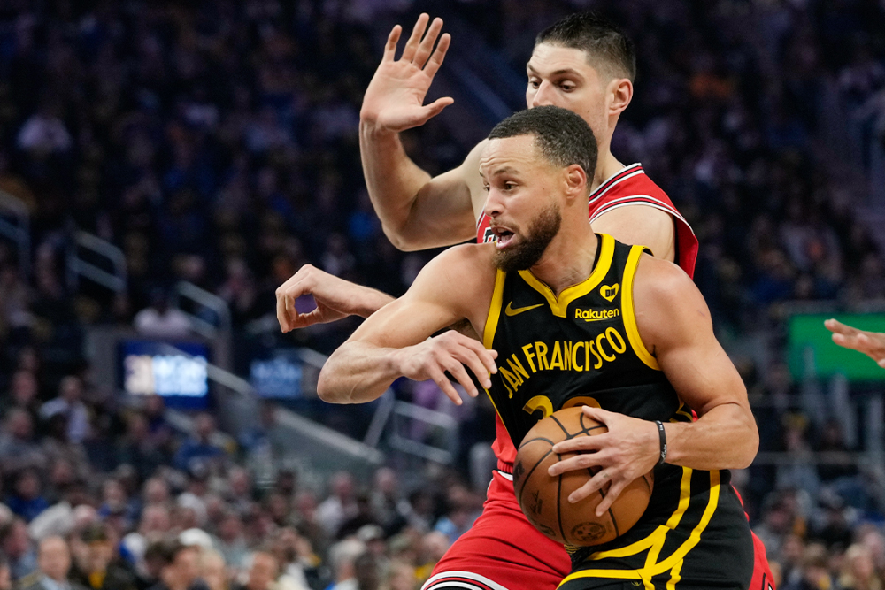 Cập nhật tình hình chấn thương của Stephen Curry ở giai đoạn "dầu sôi lửa bỏng" cùng Warriors