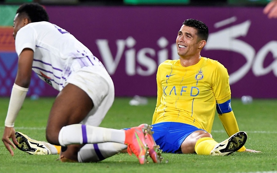 Ronaldo bỏ lỡ bàn thắng ở cự ly 3 mét, Al Nassr bị loại khỏi Cúp C1 châu Á