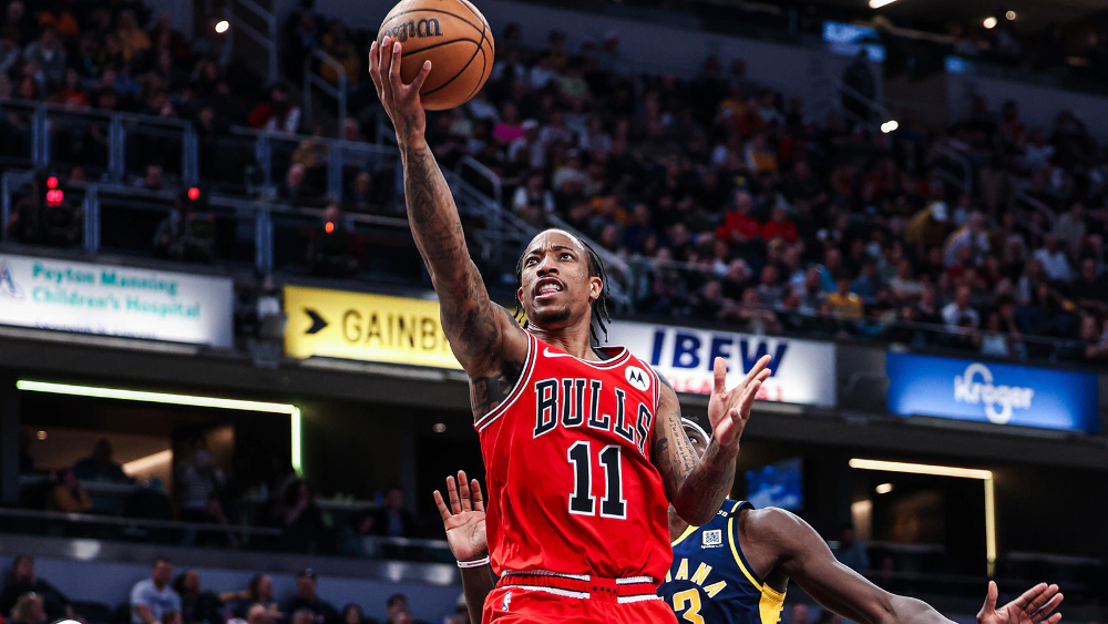 DeMar DeRozan vượt một lúc 3 huyền thoại NBA trong màn trình diễn “clutch" đẳng cấp