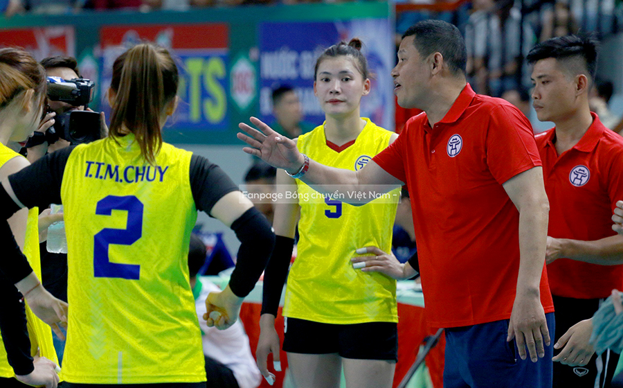 Đoạn hội ý nhạy cảm của bóng chuyền nữ Hà Nội, người trong cuộc nói gì? Đoạn hội ý nhạy cảm của bóng chuyền nữ Hà Nội, người trong cuộc nói gì?