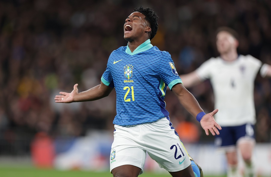 Nhấn ch&igrave;m Anh, Endrick ghi b&agrave;n trẻ nhất cho Brazil kể từ Ronaldo