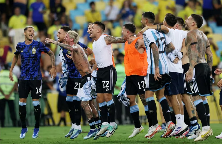 7 nh&agrave; v&ocirc; địch thế giới của Argentina đăng k&yacute; dự Olympic 2024, Mascherano phải chọn 3