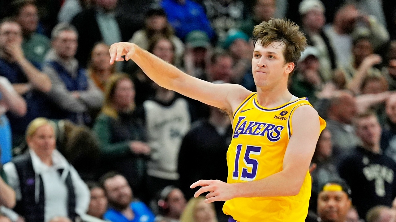Không cần LeBron James, đã có Austin Reaves: Lakers ngược dòng trước Bucks trong 2OT