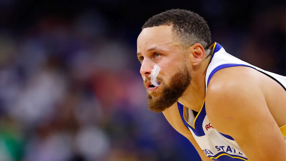 Stephen Curry trải lòng về Draymond Green bị đuổi sớm: "Chẳng ai muốn tự thua như vậy cả"