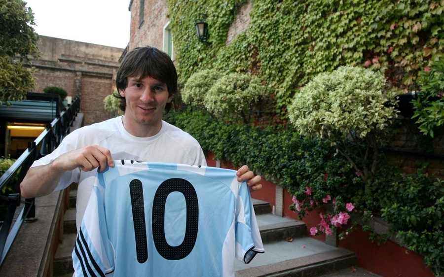 15 năm trôi qua kể từ lần đầu Messi sử dụng số 10 ở tuyển Argentina 15 năm trôi qua kể từ lần đầu Messi sử dụng số 10 ở tuyển Argentina
