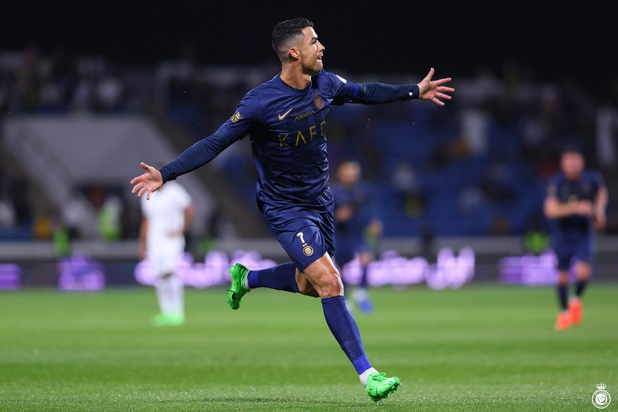 Ronaldo vượt qua Maradona, bám đuổi Messi về thành tích đá phạt Ronaldo vượt qua Maradona, bám đuổi Messi về thành tích đá phạt
