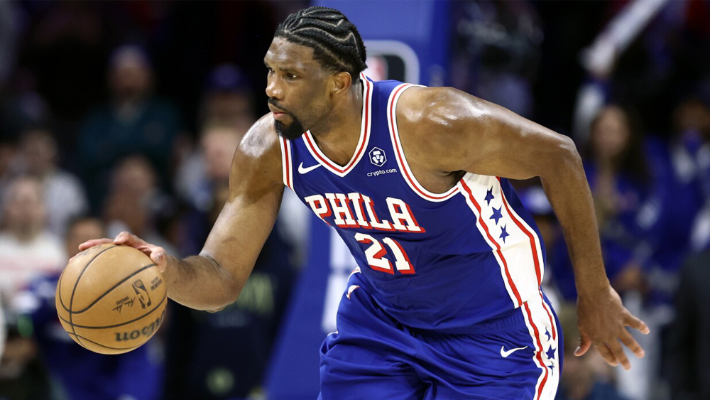 Joel Embiid tái xuất ấn tượng với diện mạo mới, thú nhận đã "trầm cảm" vì chấn thương