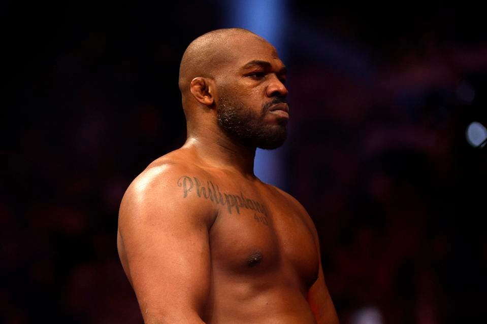 Jon Jones phân trần vụ việc đe dọa nhân viên kiểm tra chất cấm