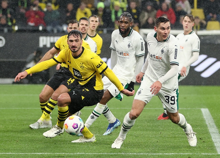 Nhận định, soi kèo Monchengladbach vs Dortmund: Con thuyền lại đắm