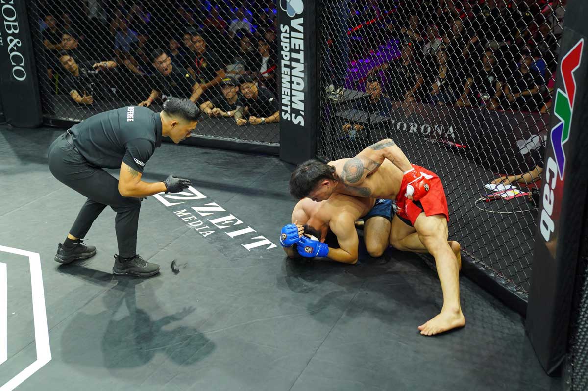 Cựu trọng tài tung cú knockout nhanh thứ 2 lịch sử LION Championship