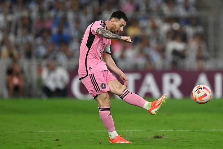 Đội hình ra sân Sporting KC vs Inter Miami: Messi và Suarez cùng đá chính