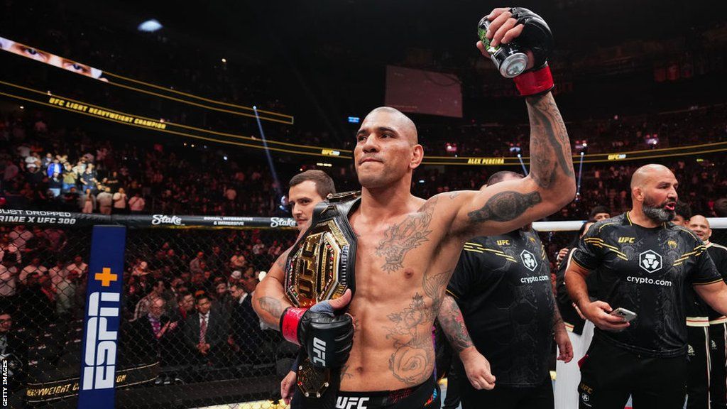 Alex Pereira muốn lên hạng nặng ngay sau UFC 300