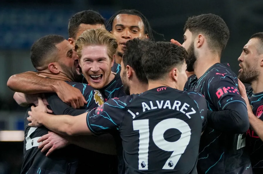 Bảng xếp hạng Ngoại hạng Anh mới nhất: Man City áp sát ngôi đầu