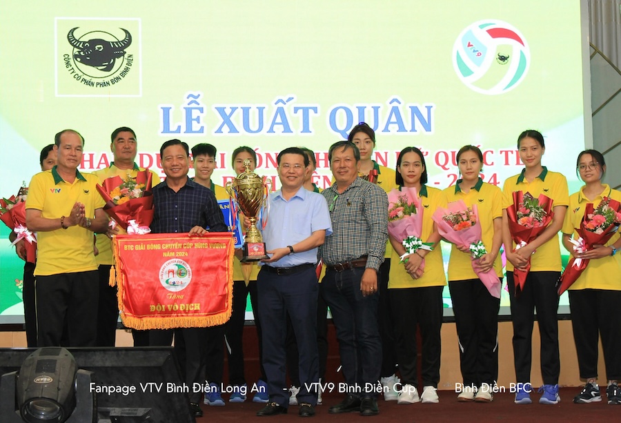 Bóng chuyền nữ Long An tổ chức lễ xuất quân, đặt mục tiêu đi đến trận cuối cùng cúp VTV9 Bình Điền