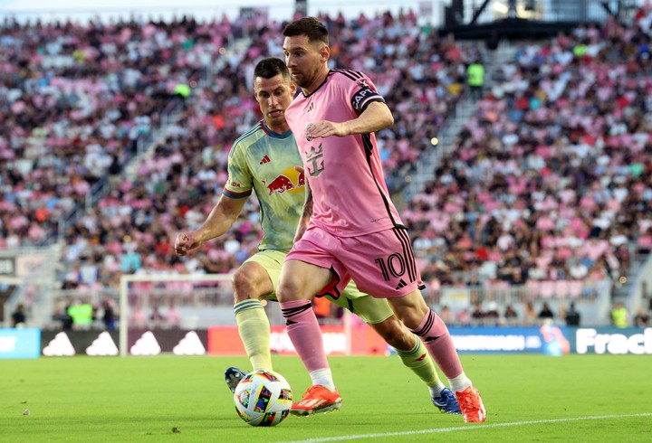 Messi &ldquo;l&agrave;m điều m&igrave;nh muốn&rdquo; ở MLS: Đối thủ qu&aacute; sợ h&atilde;i hoặc qu&aacute; &aacute;p đảo?