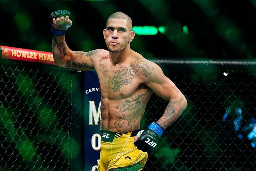 Alex Pereira đáp lại ý tưởng tranh đai của Jon Jones: Chỉ chờ UFC thôi