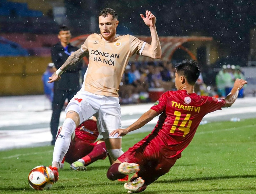 CAHN đẩy Khánh Hòa gần hơn với tấm vé xuống hạng