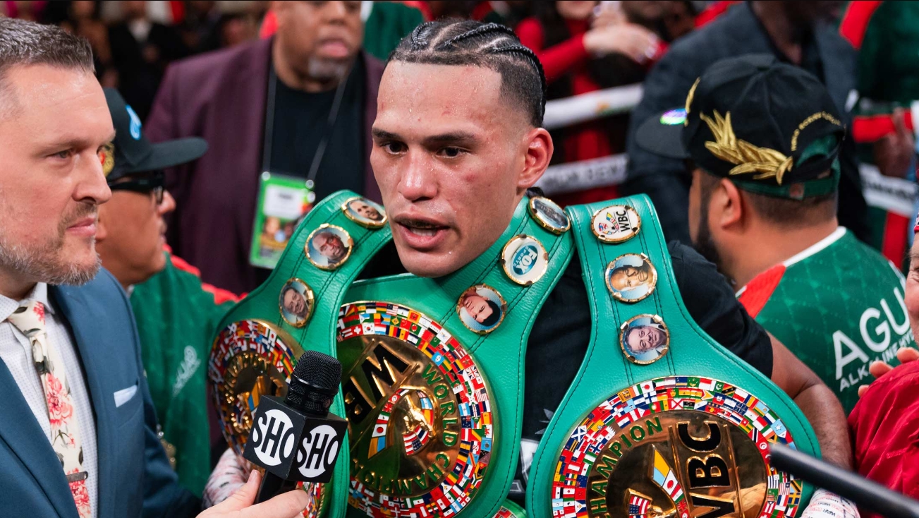 Canelo Alvarez nhận yêu cầu bảo vệ đai, David Benavidez lại gây sức ép