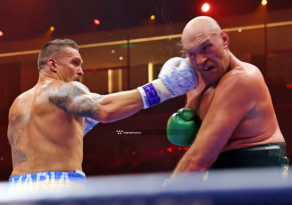 Tyson Fury thua Usyk đúng như dự đoán từ thống kê số cú đấm