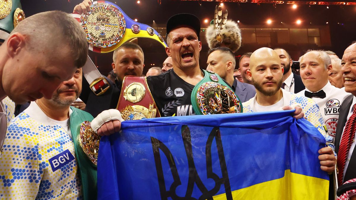 Oleksandr Usyk tái lập 2 thành tích huyền thoại chỉ với 1 chiến thắng