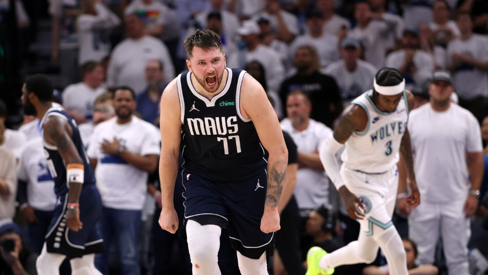 “Song sát" Luka Doncic - Kyrie Irving lên tiếng, Dallas Mavericks bất ngờ thắng Game 1 CK miền Tây