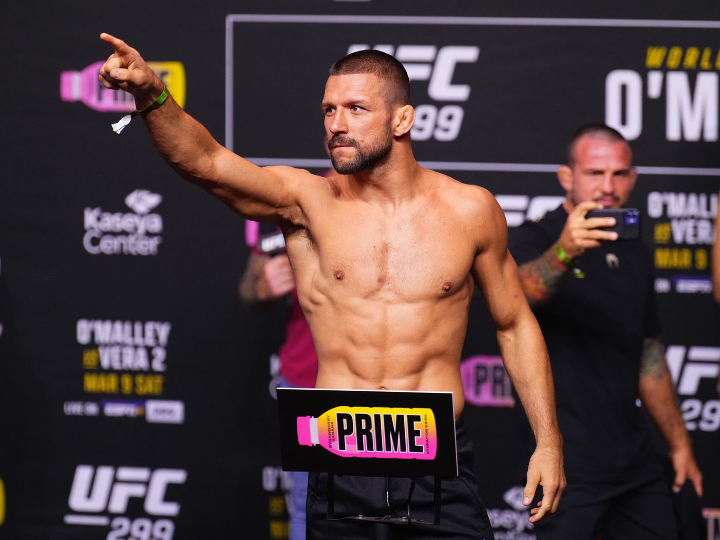 Mateusz Gamrot chỉ trích Charles Oliveira vì gọi tên Colby Covington