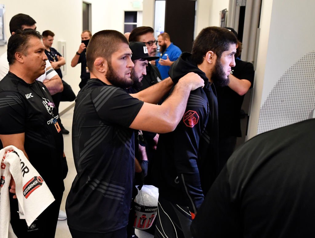Khabib trở lại giúp Islam Makhachev tại UFC 302, Dustin Poirier có ai?