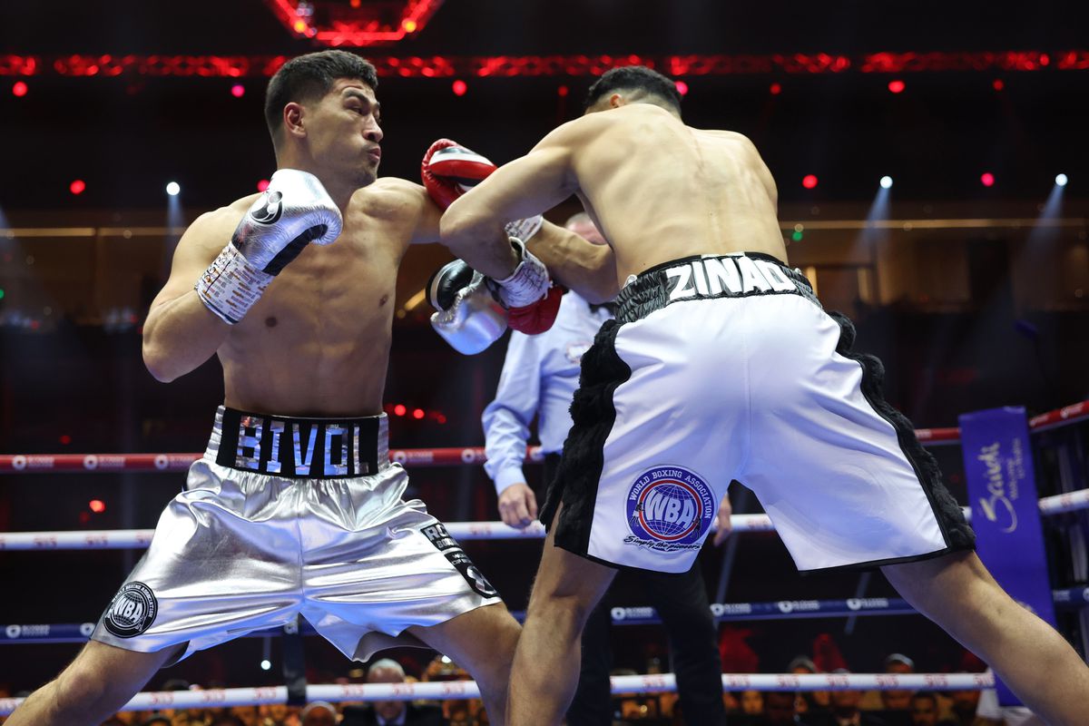 Dmitry Bivol hủy diệt Malik Zinad, nhận ngày đấu Artur Beterbiev