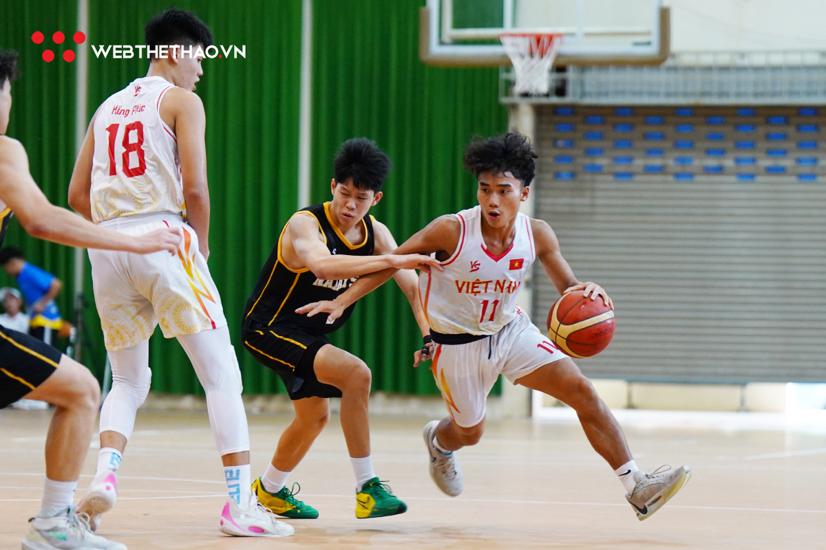 Thắng trận quyết đấu Malaysia, đội tuyển bóng rổ U18 Việt Nam vào bán kết ASEAN Schools Games 2024