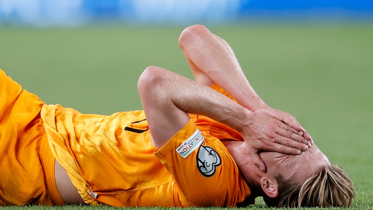 Hà Lan mất De Jong cho Euro 2024, Koeman trách Barcelona