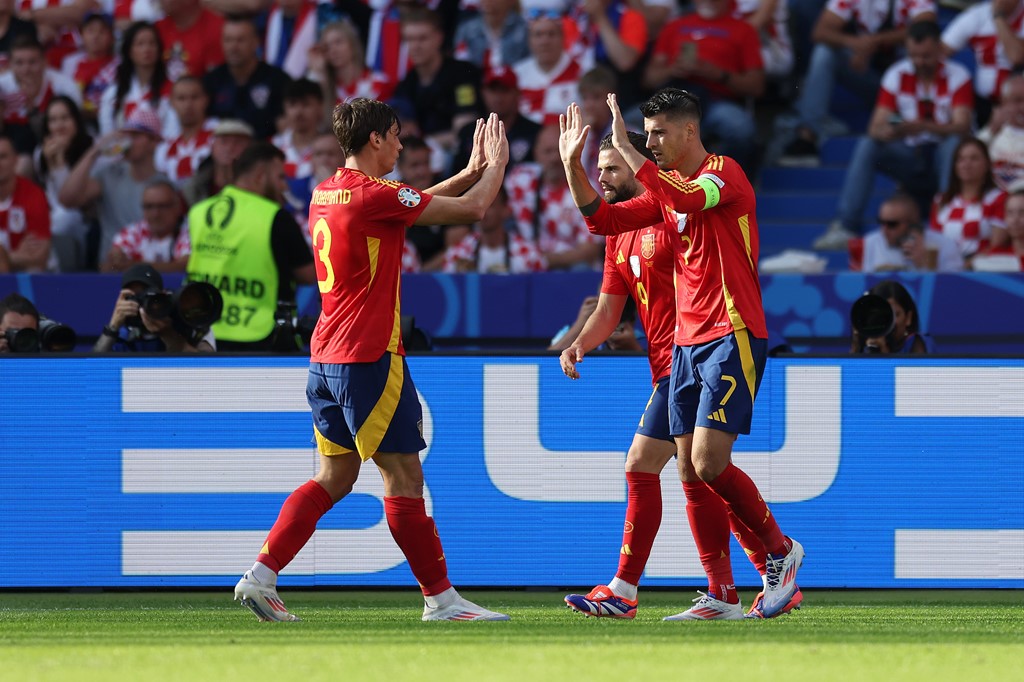 Morata chỉ còn xếp sau Ronaldo và Platini về bàn thắng tại Euro Morata chỉ còn xếp sau Ronaldo và Platini về bàn thắng tại Euro