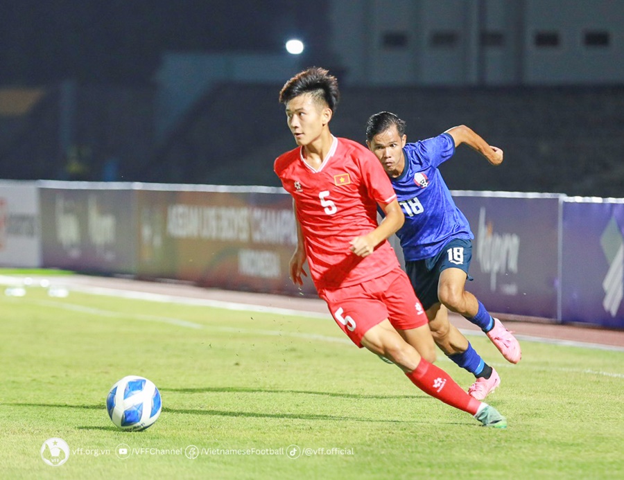 Phung phí nhi&ecirc;̀u cơ h&ocirc;̣i, U16 Vi&ecirc;̣t Nam bị U16 Campuchia c&acirc;̀m hòa