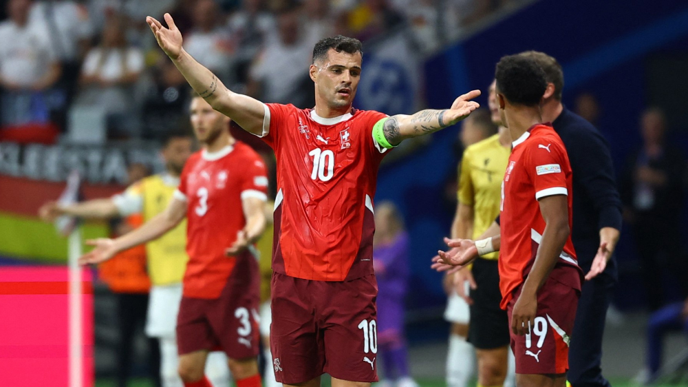 Ban huấn luyện Thuỵ Sĩ bị mất trộm máy tính tại khách sạn trước đại chiến Italia vòng 1/8 EURO