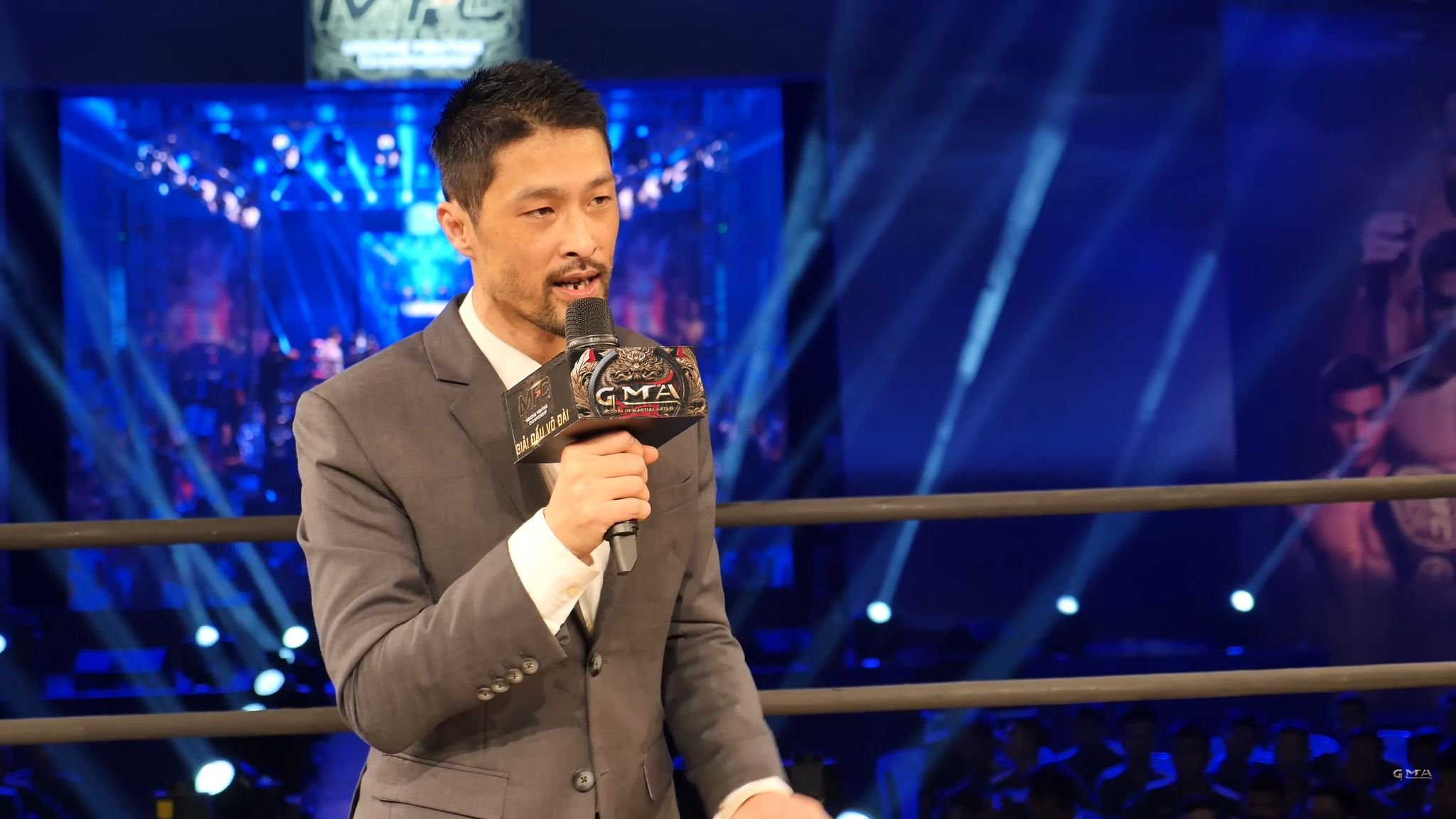 Johnny Trí Nguyễn tuyển võ sĩ MMA cho giải "Thần Võ Việt Nam"
