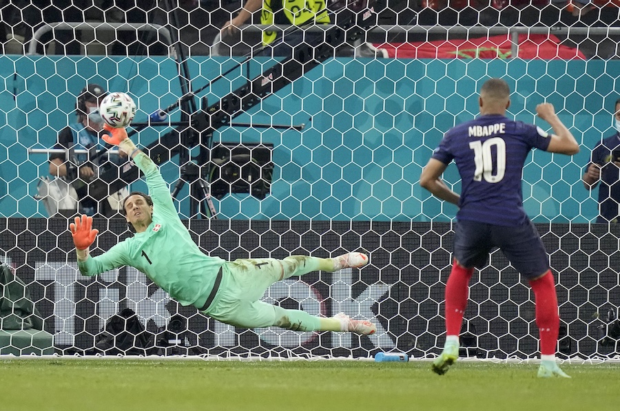 Ký ức buồn tại EURO 2021 và World Cup 2022 khiến Pháp nỗ lực học đá phạt đền