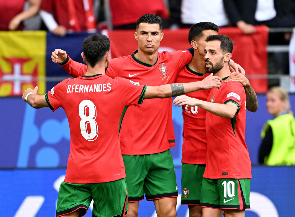 Nhận quà từ Ronaldo ở vòng bảng, Bruno Fernandes chia sẻ điều đặc biệt về CR7 tại EURO 2024